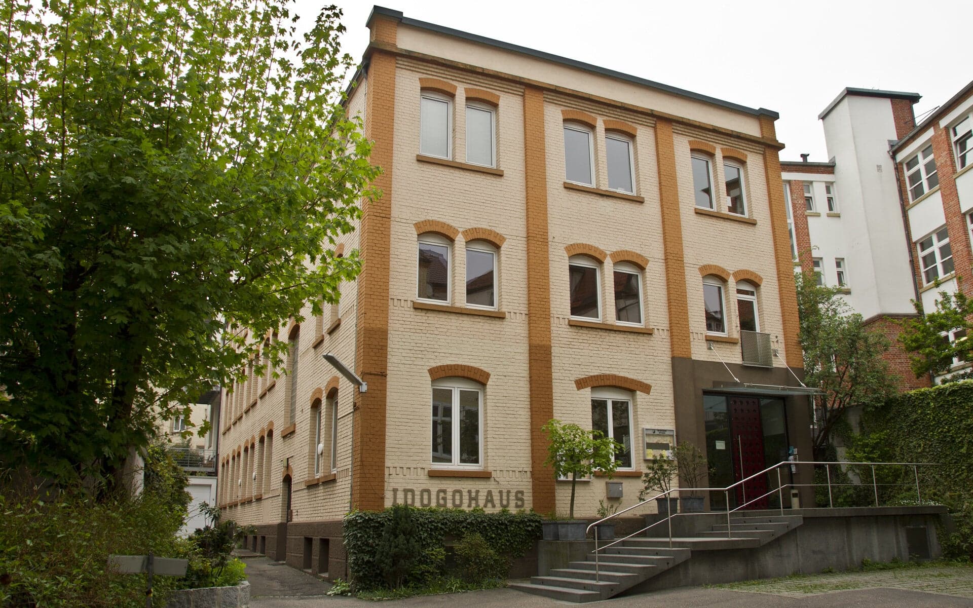 Innenraum des Idogu-Hauses in Stuttgart, Konzertort des Duo Zwischen